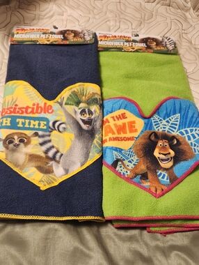 2 Madagascar Microfiber Pet Beach/Bath Towels/Bedding - Navy & Lime Green